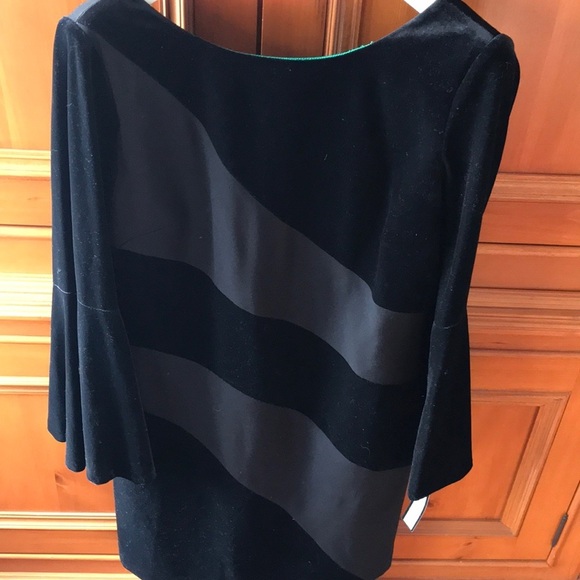 TAHARI Black Velvet & Bell Sleeves Cocktail Dress π€ $2.99 SHIPPING THIS WEEK ON - Picture 2 of 6
